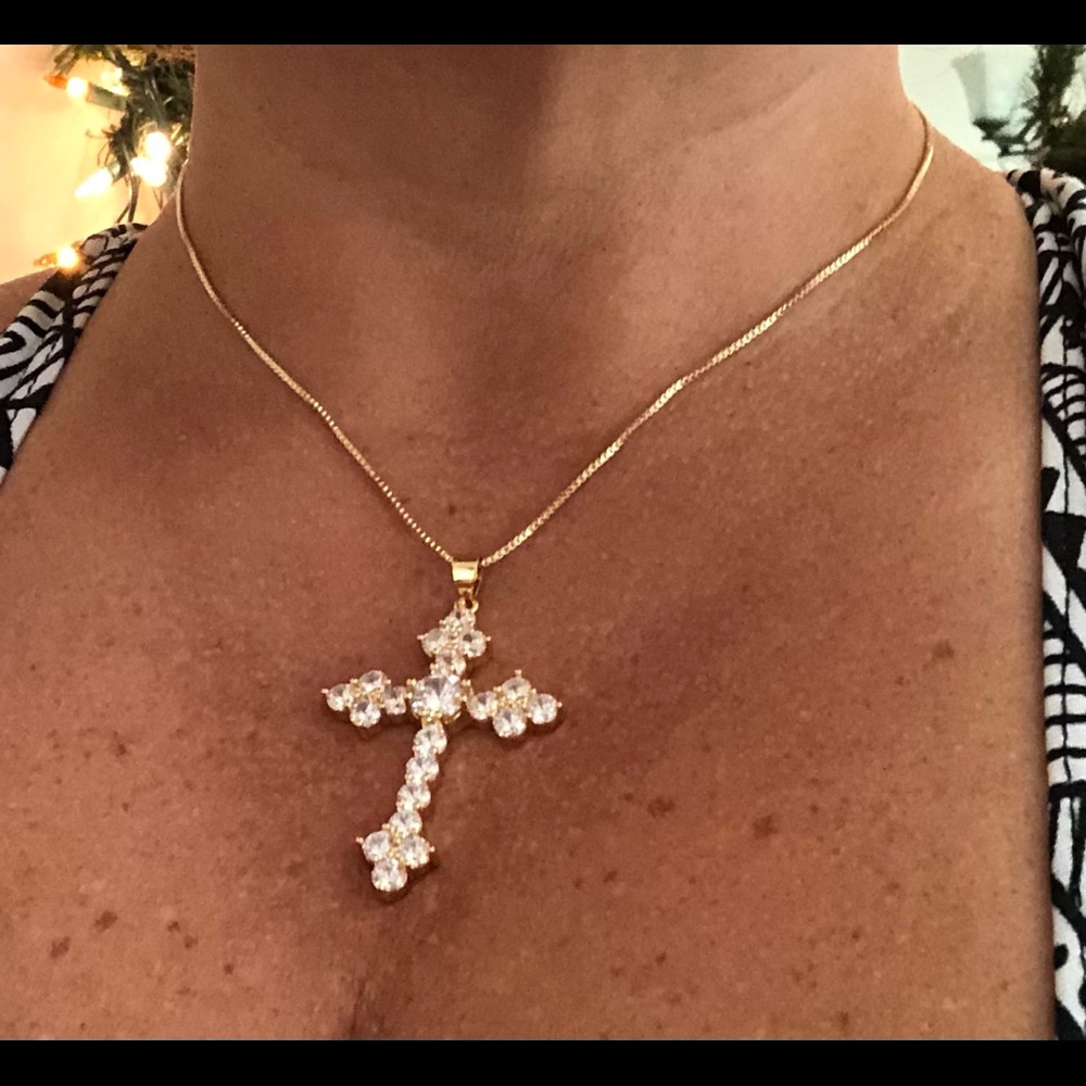 CROSS NECKLACE